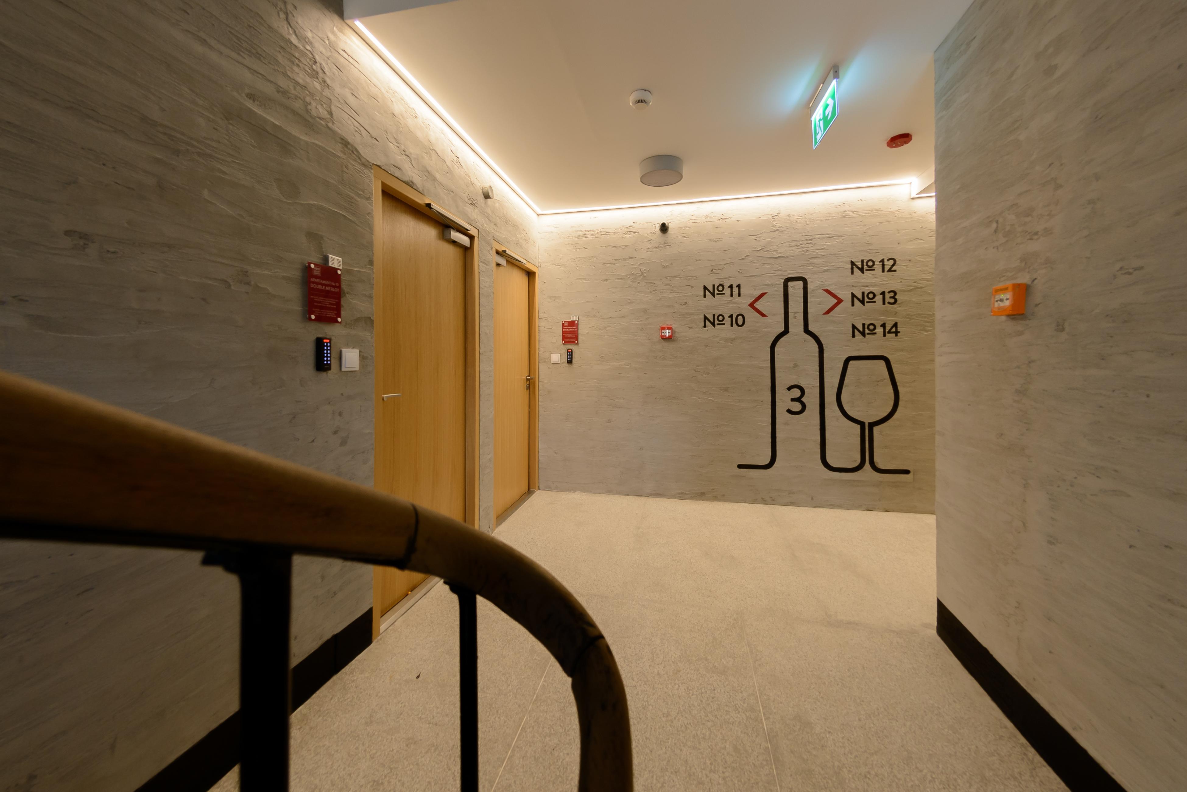 Wine Apartments Краков Экстерьер фото