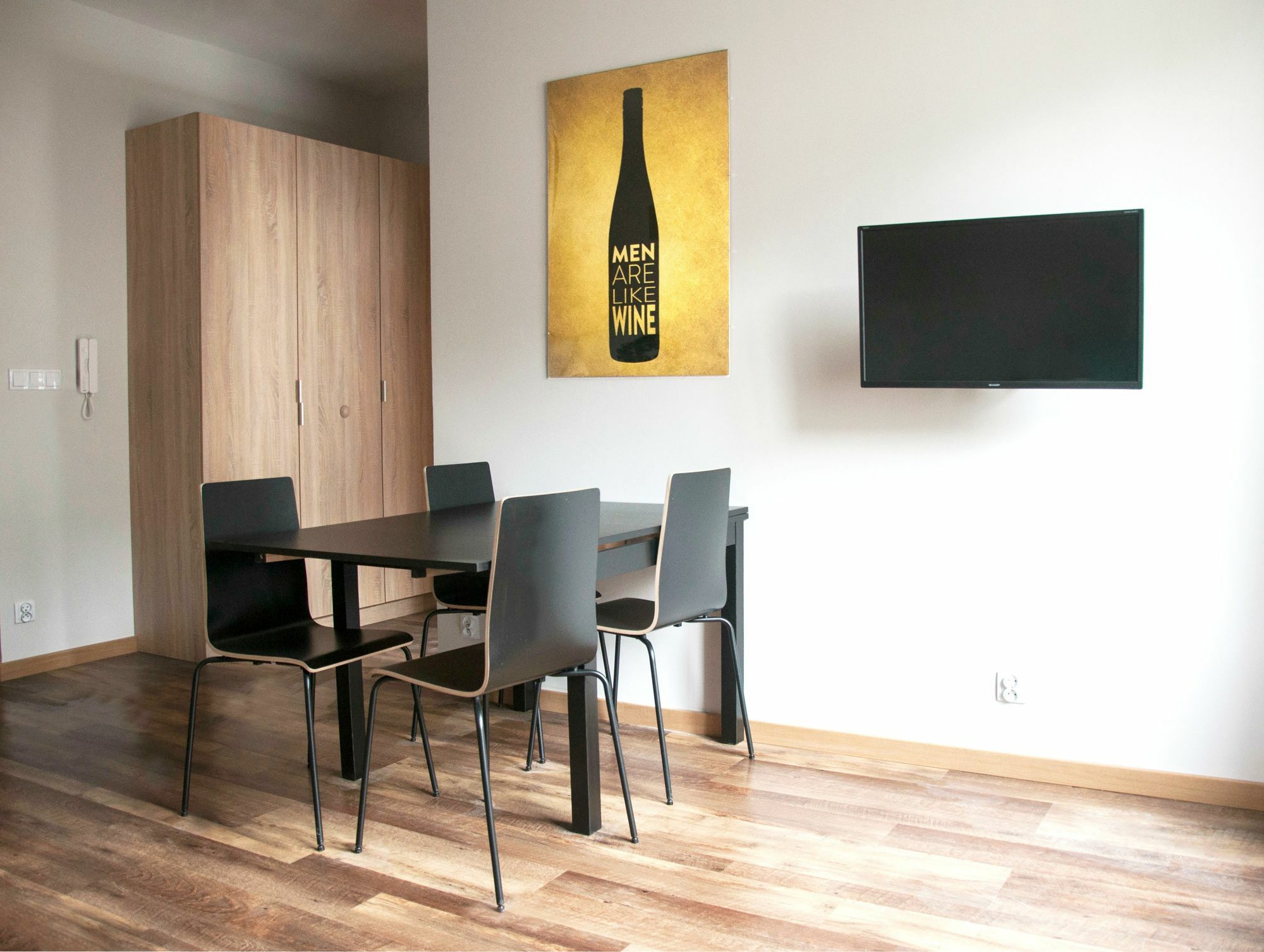Wine Apartments Краков Экстерьер фото